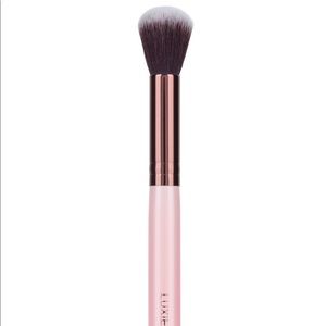 Luxie Beauty Rose Gold Small Contour Brush 512